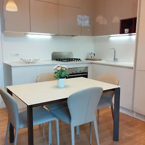 https://apt-casa-matilde.it-lombardy.com